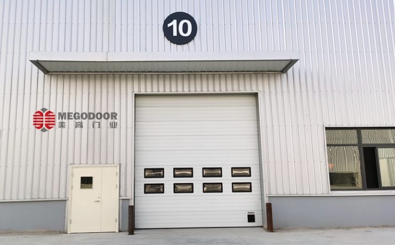 美高門(mén)業(yè)：無(wú)錫專(zhuān)業(yè)提升門(mén)制造商，打造保溫、抗風(fēng)、密封、防蟲(chóng)的高品質(zhì)工業(yè)門(mén)系統(tǒng)縮略圖