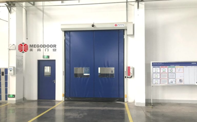 無錫汽車零部件工廠安裝的快速卷簾門縮略圖