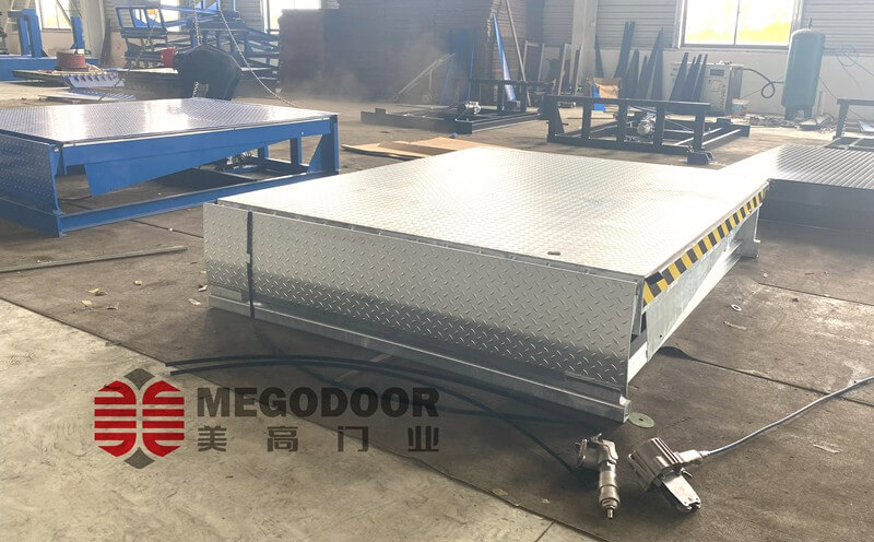 無(wú)錫固定式液壓裝卸貨平臺(tái)插圖1 無(wú)錫固定式液壓裝卸貨平臺(tái)插圖1